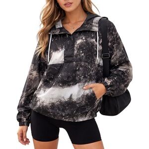 Interval Black Tie-Dye Kangaroo Pocket
Windbreaker M